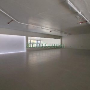 Loja com 451m², 2 vagas, no bairro Centro em Caxias do Sul para Alugar