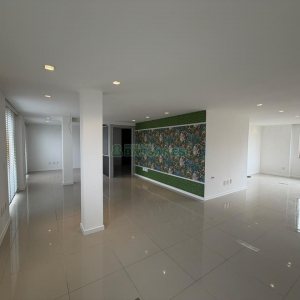 Sala com 105m², 1 vaga, no bairro Centro em Caxias do Sul para Alugar