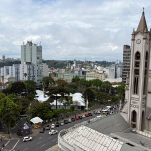 Sala com 105m², 1 vaga, no bairro Centro em Caxias do Sul para Alugar