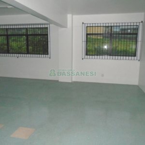 Loja com 370m², no bairro Lourdes em Caxias do Sul para Alugar