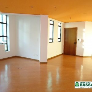 Sala com 78m², no bairro Centro em Caxias do Sul para Alugar