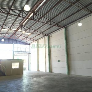 Pavilhão com 490m², no bairro Sanvitto em Caxias do Sul para Alugar