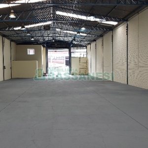 Pavilhão com 817m², no bairro Presidente Vargas em Caxias do Sul para Alugar