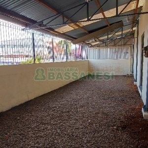 Pavilhão com 817m², no bairro Presidente Vargas em Caxias do Sul para Alugar