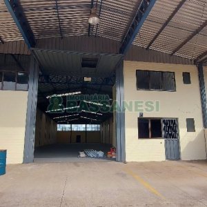 Pavilhão com 817m², no bairro Presidente Vargas em Caxias do Sul para Alugar