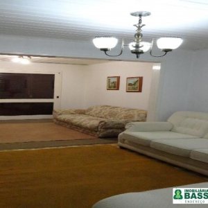 Casa Mobiliada com 250m², 3 dormitórios, 2 vagas, no bairro Medianeira em Caxias do Sul para Alugar