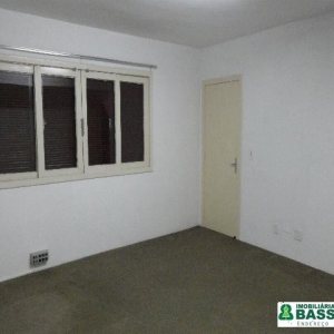 Casa Mobiliada com 250m², 3 dormitórios, 2 vagas, no bairro Medianeira em Caxias do Sul para Alugar