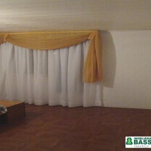 Casa Mobiliada com 250m², 3 dormitórios, 2 vagas, no bairro Medianeira em Caxias do Sul para Alugar