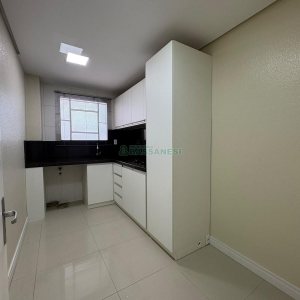 Apto Mobiliado com 50m², 1 dormitório, 1 vaga, no bairro Centro em Caxias do Sul para Alugar