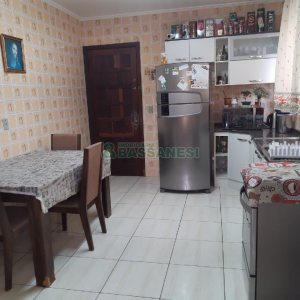 Apartamento com 74m², 2 dormitórios, 1 vaga, no bairro Medianeira em Caxias do Sul para Comprar