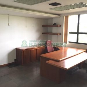 Pavilhão com 6000m², no bairro Nossa Senhora das Graças em Caxias do Sul para Alugar