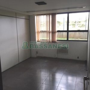 Pavilhão com 6000m², no bairro Nossa Senhora das Graças em Caxias do Sul para Alugar