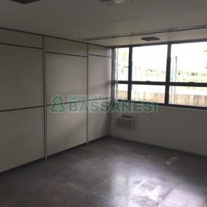 Pavilhão com 6000m², no bairro Nossa Senhora das Graças em Caxias do Sul para Alugar