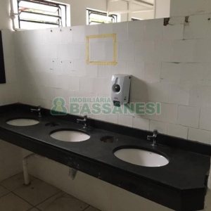 Pavilhão com 6000m², no bairro Nossa Senhora das Graças em Caxias do Sul para Alugar