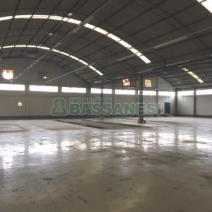 Pavilhão com 6000m², no bairro Nossa Senhora das Graças em Caxias do Sul para Alugar
