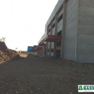 Pavilhão com 5751m², no bairro Santa Fé em Caxias do Sul para Alugar