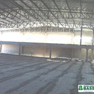 Pavilhão com 5751m², no bairro Santa Fé em Caxias do Sul para Alugar