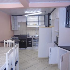 Sobrado Mobiliado com 70m², 2 dormitórios, 1 vaga, no bairro Marechal Floriano em Caxias do Sul para Alugar