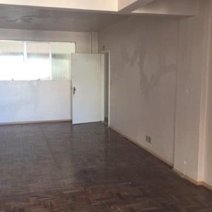 Sala com 60m², no bairro Centro em Caxias do Sul para Alugar ou Comprar