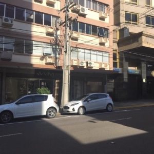 Sala com 60m², no bairro Centro em Caxias do Sul para Alugar ou Comprar