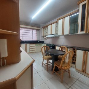 Apto Mobiliado com 130m², 4 dormitórios, 1 vaga, no bairro Centro em Caxias do Sul para Alugar