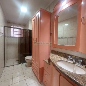 Apto Mobiliado com 130m², 4 dormitórios, 1 vaga, no bairro Centro em Caxias do Sul para Alugar