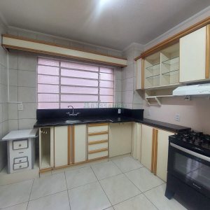 Apto Mobiliado com 130m², 4 dormitórios, 1 vaga, no bairro Centro em Caxias do Sul para Alugar