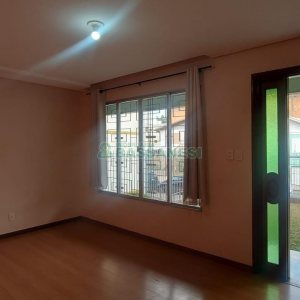 Casa com 180m², 4 dormitórios, 1 vaga, no bairro Sagrada Família em Caxias do Sul para Alugar