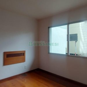 Casa com 180m², 4 dormitórios, 1 vaga, no bairro Sagrada Família em Caxias do Sul para Alugar