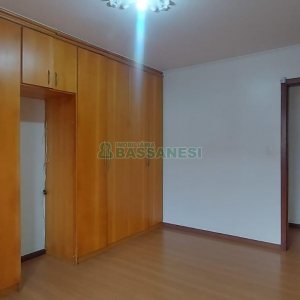 Casa com 180m², 4 dormitórios, 1 vaga, no bairro Sagrada Família em Caxias do Sul para Alugar
