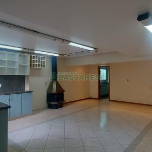 Casa com 180m², 4 dormitórios, 1 vaga, no bairro Sagrada Família em Caxias do Sul para Alugar