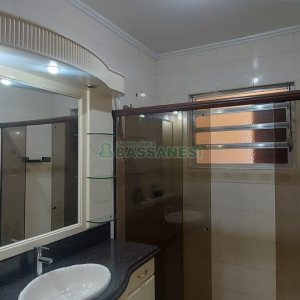 Casa com 180m², 4 dormitórios, 1 vaga, no bairro Sagrada Família em Caxias do Sul para Alugar