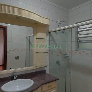 Casa com 180m², 4 dormitórios, 1 vaga, no bairro Sagrada Família em Caxias do Sul para Alugar