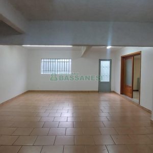 Casa com 180m², 4 dormitórios, 1 vaga, no bairro Sagrada Família em Caxias do Sul para Alugar