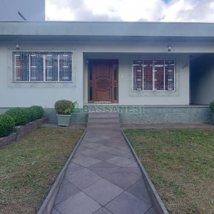 Casa com 180m², 4 dormitórios, 1 vaga, no bairro Sagrada Família em Caxias do Sul para Alugar