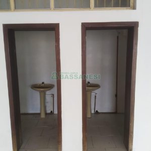 Loja com 220m², no bairro Charqueadas em Caxias do Sul para Alugar