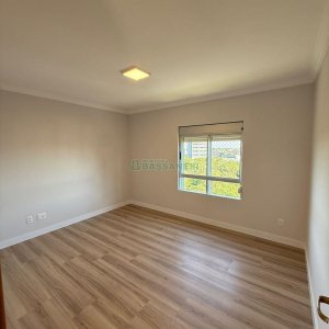 Apartamento com 94m², 3 dormitórios, 2 vagas, no bairro Rio Branco em Caxias do Sul para Comprar