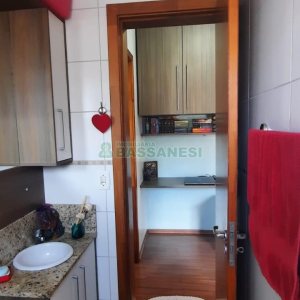 Apartamento com 49m², 2 dormitórios, 1 vaga, no bairro Morada dos Alpes em Caxias do Sul para Comprar