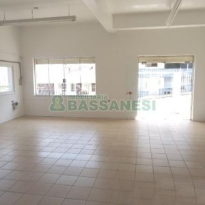 Loja com 126m², no bairro Vinhedos em Caxias do Sul para Alugar