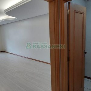 Apartamento com 141m², 3 dormitórios, 1 vaga, no bairro Centro em Caxias do Sul para Comprar