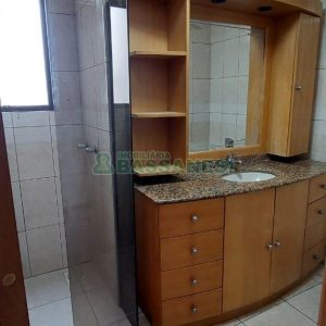 Apartamento com 141m², 3 dormitórios, 1 vaga, no bairro Centro em Caxias do Sul para Comprar