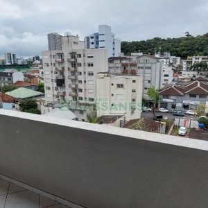 Apartamento com 141m², 3 dormitórios, 1 vaga, no bairro Centro em Caxias do Sul para Comprar