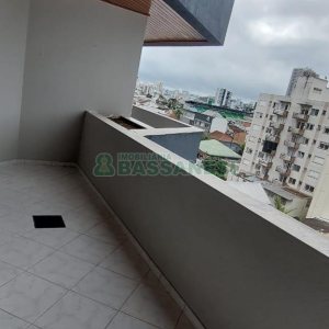 Apartamento com 141m², 3 dormitórios, 1 vaga, no bairro Centro em Caxias do Sul para Comprar