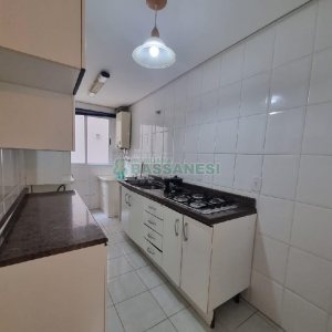 Apto Mobiliado com 79m², 2 dormitórios, 1 vaga, no bairro Nossa Senhora da Saúde em Caxias do Sul para Alugar ou Comprar