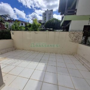 Apto Mobiliado com 79m², 2 dormitórios, 1 vaga, no bairro Nossa Senhora da Saúde em Caxias do Sul para Alugar ou Comprar