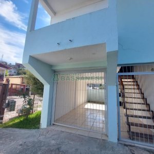 Sobrado com 84m², 2 dormitórios, 1 vaga, no bairro Charqueadas em Caxias do Sul para Comprar