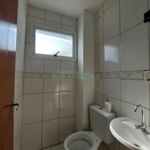 Sobrado com 84m², 2 dormitórios, 1 vaga, no bairro Charqueadas em Caxias do Sul para Comprar