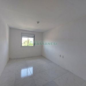 Sobrado com 84m², 2 dormitórios, 1 vaga, no bairro Charqueadas em Caxias do Sul para Comprar