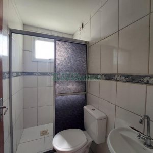 Sobrado com 84m², 2 dormitórios, 1 vaga, no bairro Charqueadas em Caxias do Sul para Comprar