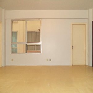 Sala com 24m², no bairro Centro em Caxias do Sul para Alugar